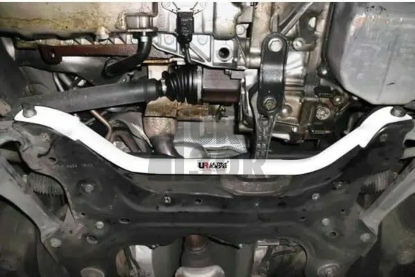 Ultra Racing Front Lower Bar Audi TT 8N Ultra Racing Front Lower Bar Audi TT 8N