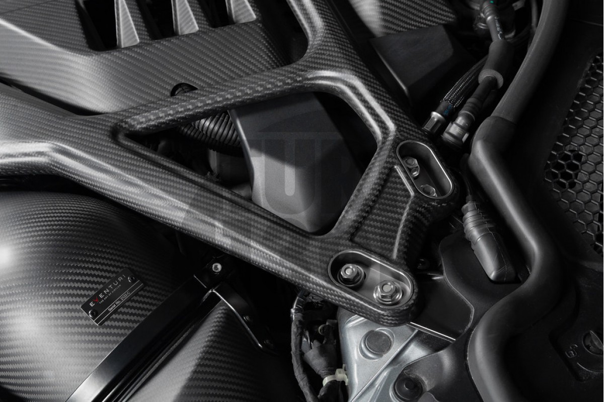 Eventuri Carbon Fiber Front Upper Strut Brace for BMW M2 G78 - M3 G80 - M4 G8x Eventuri Carbon Fiber Front Upper Strut Brace for BMW M2 G78 - M3 G80 - M4 G8x