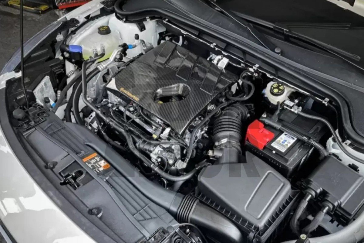 Armaspeed Carbon Fiber Engine Cover for Ford Fiesta ST MK8 Armaspeed Carbon Fiber Engine Cover for Ford Fiesta ST MK8