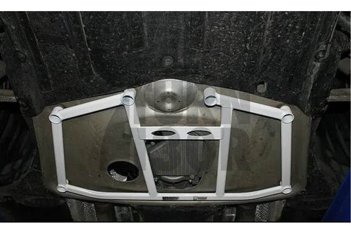 Ultra Racing 6 Point Front Subframe Brace BMW M5 F10