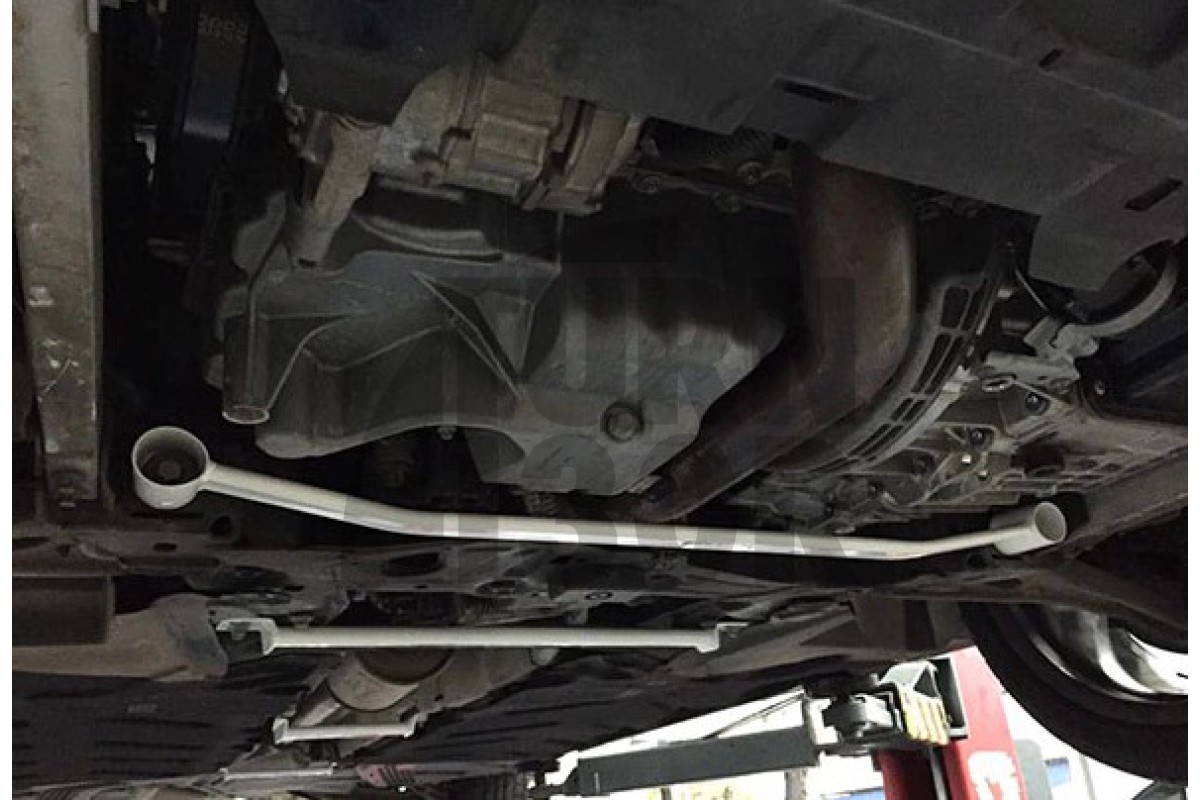 Ultra Racing Front Lower Brace Mercedes A45 AMG W176