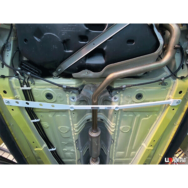 Ultra Racing   4 Points Mid Lower Member Brace Suzuki Swift Sport ZC33S